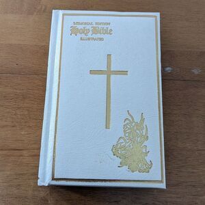 In Memoriam‎ Bible White Vegan Leather New Unused New American Version